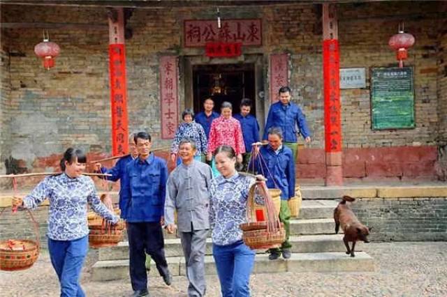 多年未见的客家人"迎客"民俗,在这个东坡后裔居住的村里重现