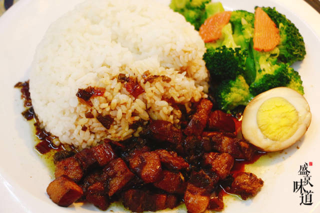 秘制卤肉饭 13元