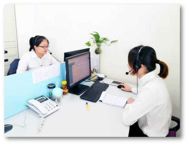 【直击沃得服务】日通话8小时,甜美声音背后藏