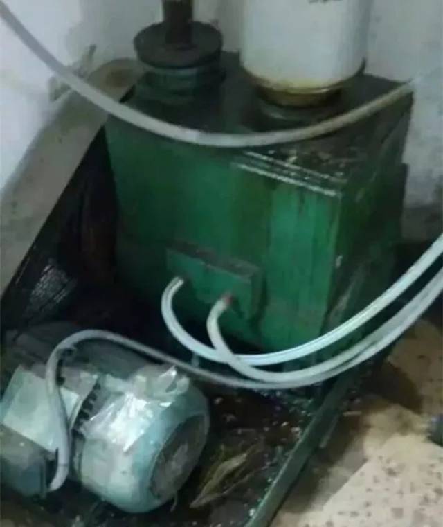 记者暗拍蜜蜡工厂,揭秘琥珀蜜蜡造假全过程!