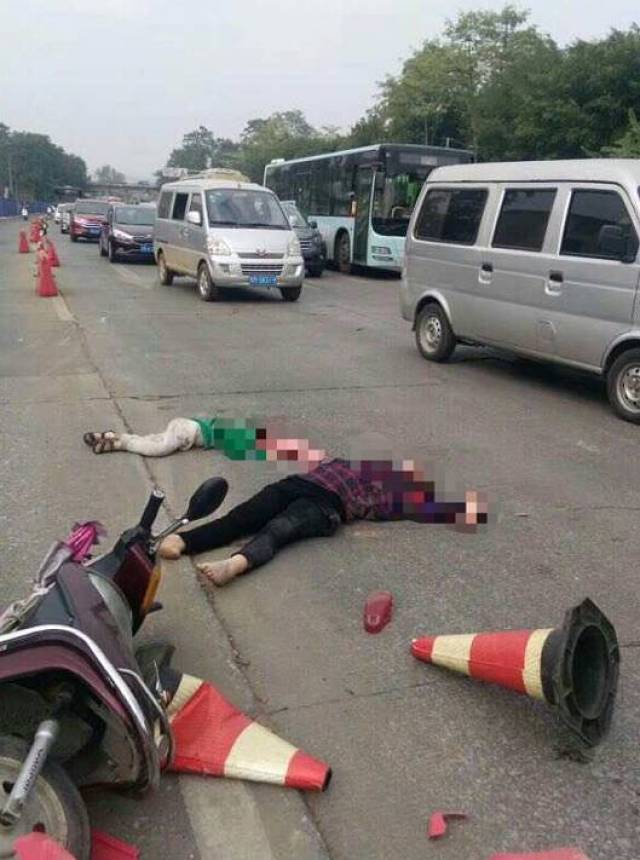 鹧鸪江路口严重车祸致母子双亡,监控视频流出,现场触目惊心!