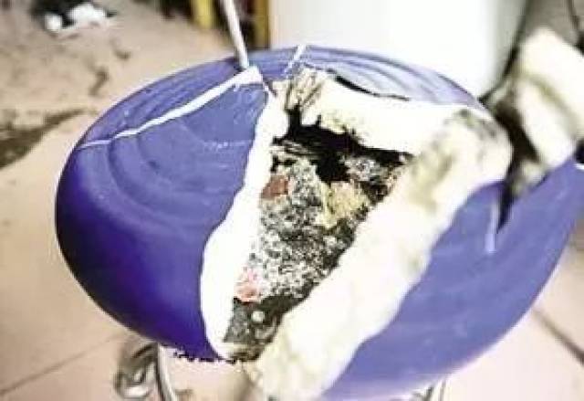 可怕！辦公椅突然爆炸
全國十大辦公家具，擊穿電腦機箱！頻發(fā)事