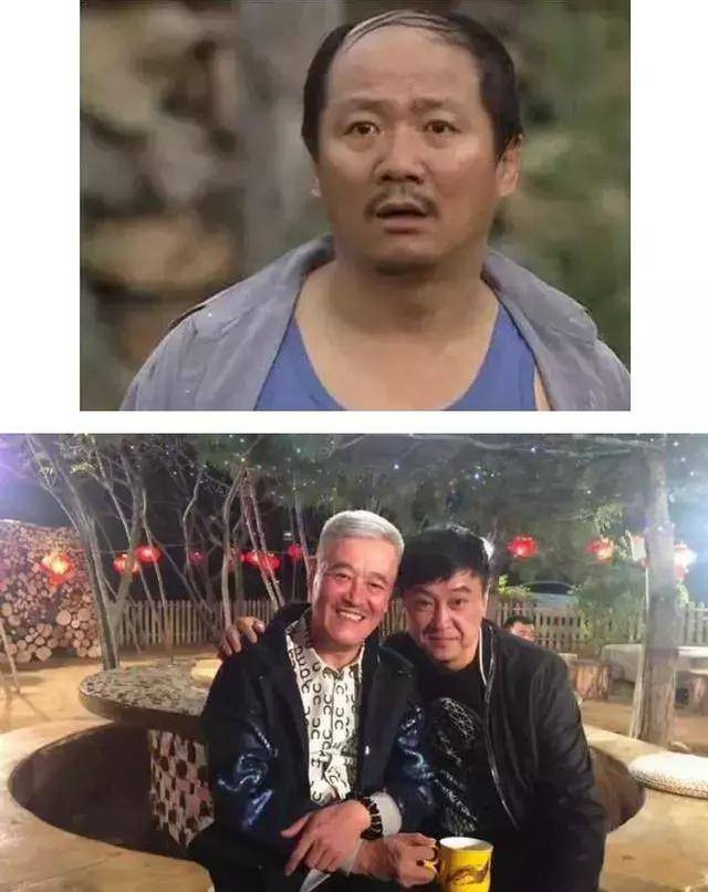 谢广坤的扮演者唐鉴军已经被撤职了,不再担任民间艺术团的团长职务.