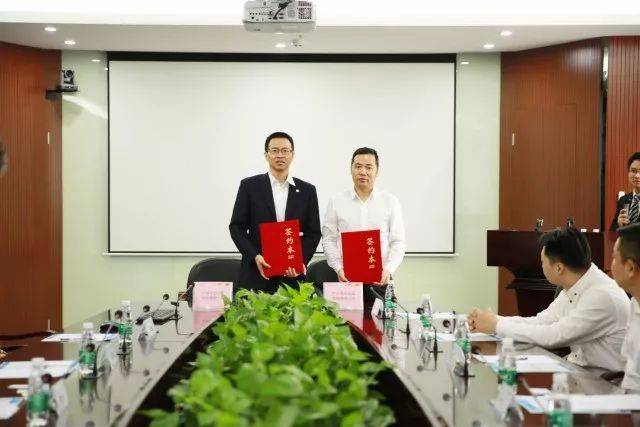 【重磅】高铁动车时代,平云小匠携手粤铁天福