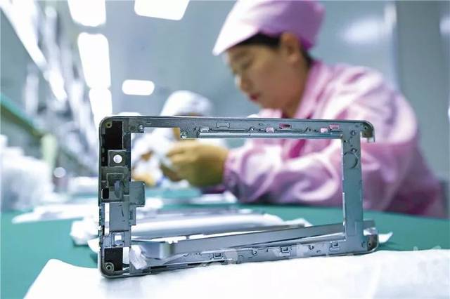 【我们的节日】泸州日报社全媒体采编人员是这样过记者节的