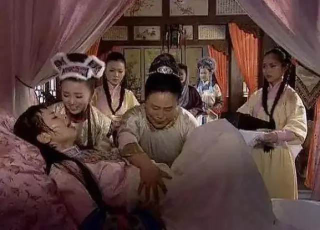 古代女人生孩子,接生婆为何总喊着烧开水?现在