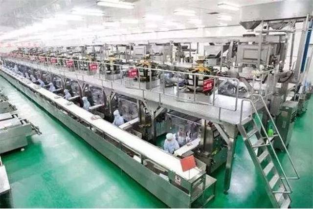 魔性!1米8辣条堪比擎天柱,还能做跳绳!