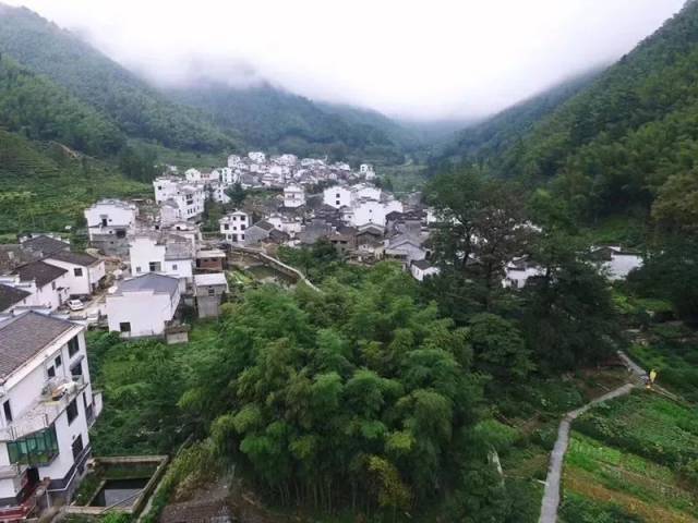 航拍婺源鄣山村,上帝视角下的世外桃源!