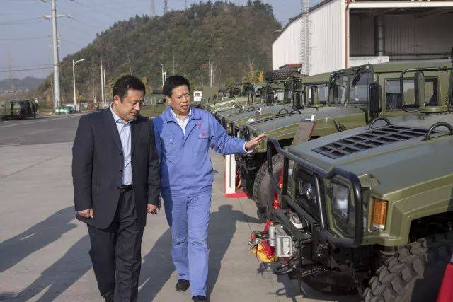 越读|团中央青年工作部副部长赵宝东,东风公司团委书记师建兴调研东风