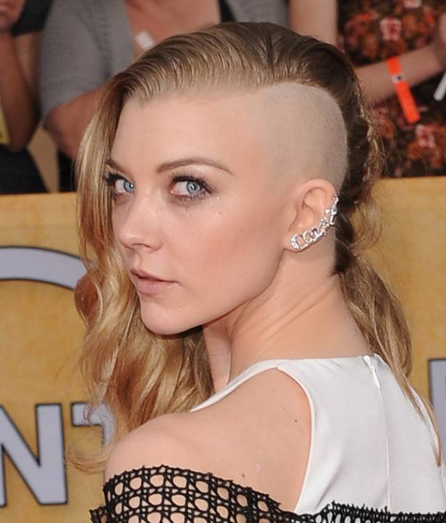 《权力的游戏》中的女演员娜塔莉·多默尔 (natalie dormer) 的 side