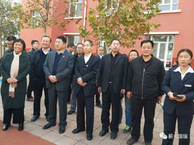 当代著名教育家、教育改革家魏书生老师莅临南