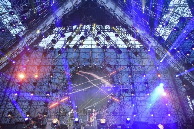世界瞩目的武汉天空之城,20万人跟着音浪一起飞!