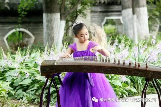 筝元古筝未来之星--房昕怡古筝曲《凉凉》和《
