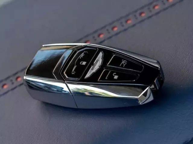 阿斯顿马丁 rapide 阿斯顿马丁 v8 vantage 点击图片查看大图,部分