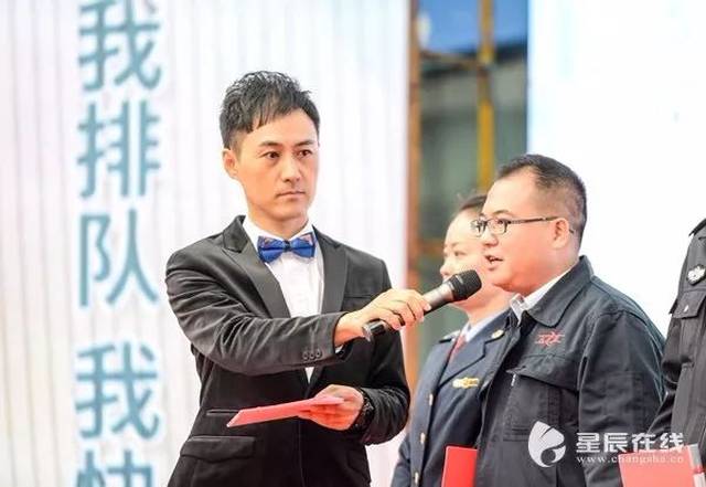 长沙又现神秘快闪?真人版“贪食蛇”惊呆小伙伴!
