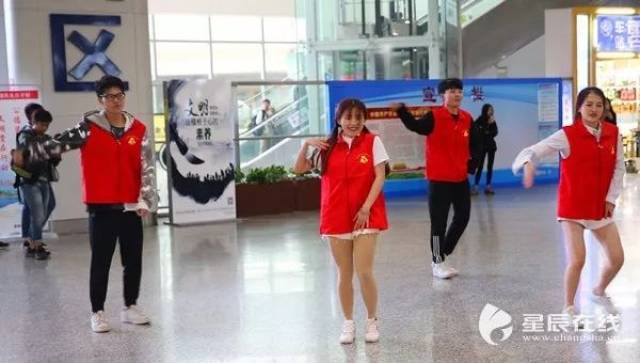 长沙又现神秘快闪?真人版“贪食蛇”惊呆小伙伴!