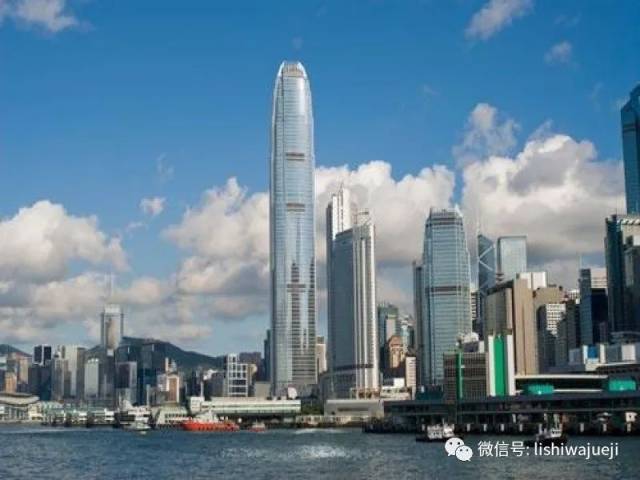 香港的标志性建筑,也是李嘉诚一生荣耀的象征-中环中心