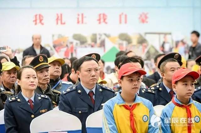 长沙又现神秘快闪?真人版“贪食蛇”惊呆小伙伴!
