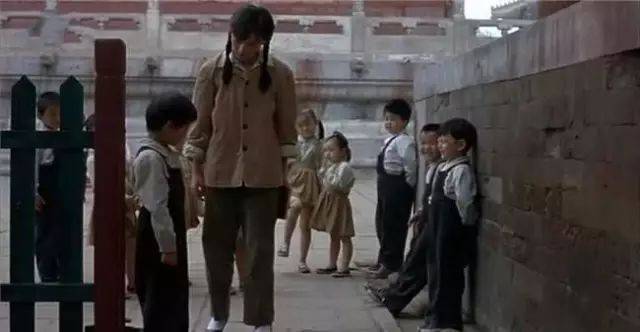 图解电影 |《看上去很美》,这是一部“儿童不宜”的儿童电影