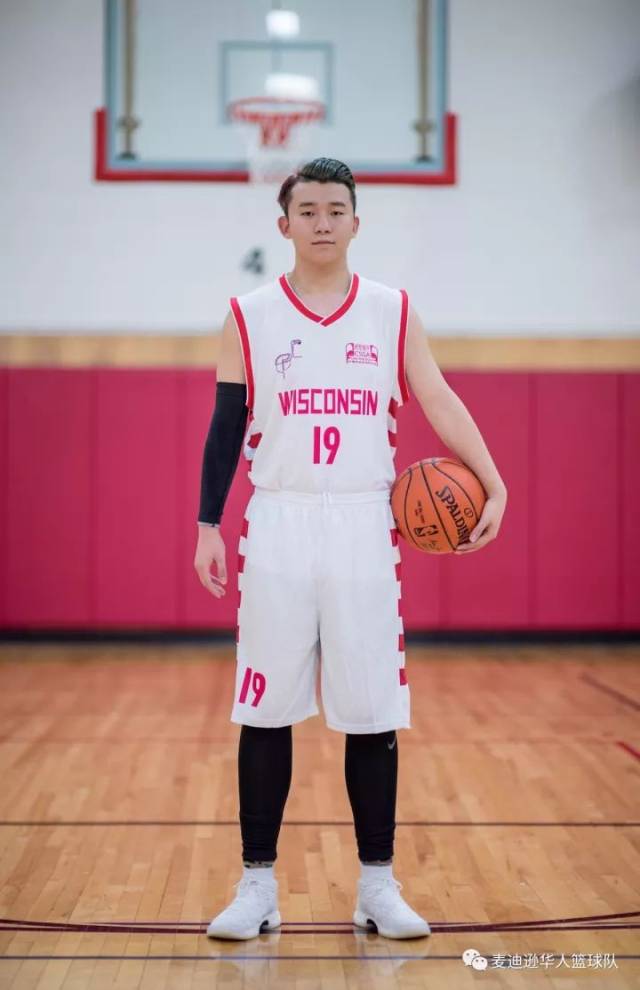 张宇哲 大二 shooting guard