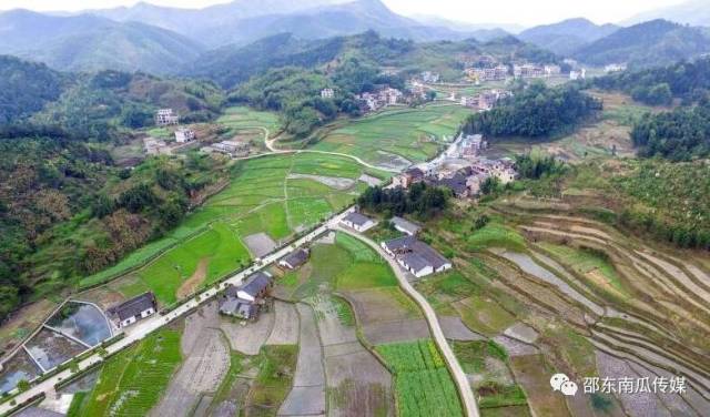 在邵东,有一个五彩乡村,叫 三都村