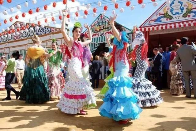 热情如火的国度,每年四月底在第三大城市塞维利亚举行的四月节(feria