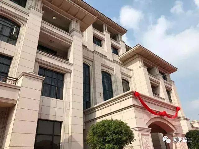 11月11日,化州林尘镇坦塘一豪宅"入伙",犹如五星级酒店.
