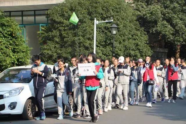 理学院  走进理学——记普陀中学师生再次来访 普陀中学的高二学生们