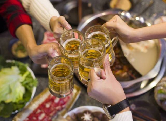 如何正确喝啤酒不醉 5afddd935a3f4e1295096d060bfff5db.jpeg