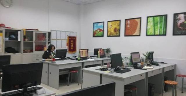 中介门店关闭人员离职!有卖家主动降4000元/㎡甩房