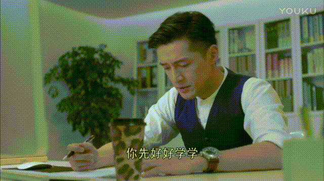 和行业内的最强者一同工作,读他们写的书,看他们的采访,学习他们的