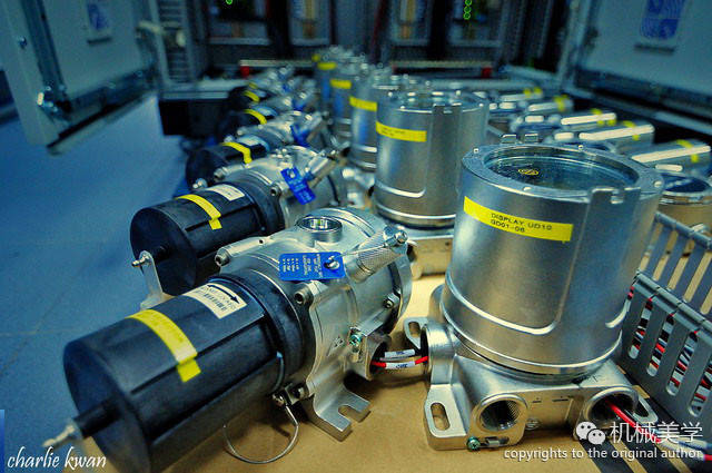 世界上最大的船用发动机 559aaee7a25a4e63b2cfcc0d5544eeaa.jpeg