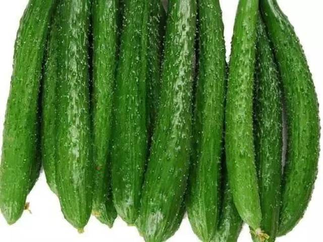 青瓜打吊瓶视频在广东引热议,这是在打激素吗