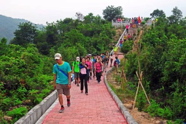 高百丈登山绿道 还有高百丈下美丽的羊石水库 如此清新动人