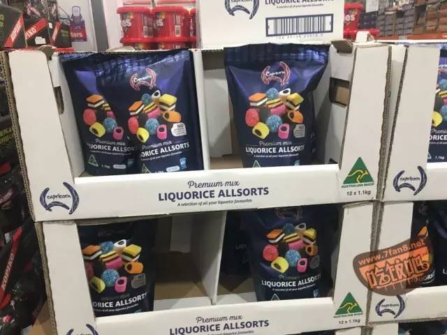 liquorice 还记得第一次吃这黑乎乎的甘草糖时,眼泪都流下来了,不过越