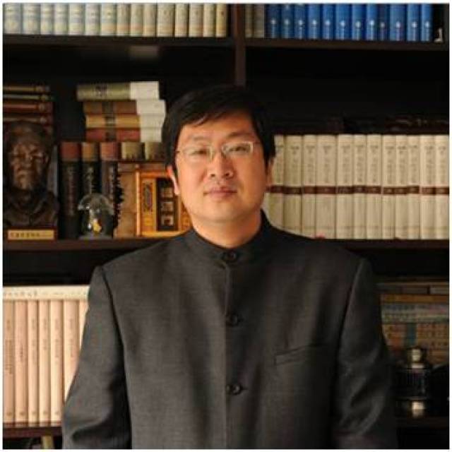 上海交通大学特聘教授,现为上海交通大学学术委员会委员.