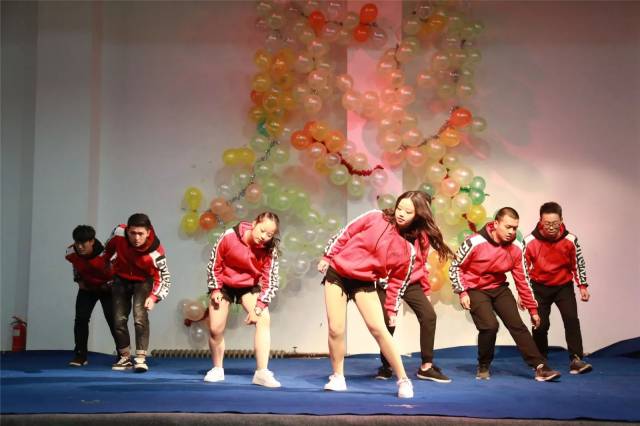 舞动青春 | 你有一张舞蹈大赛独家投票卡,快来签收!