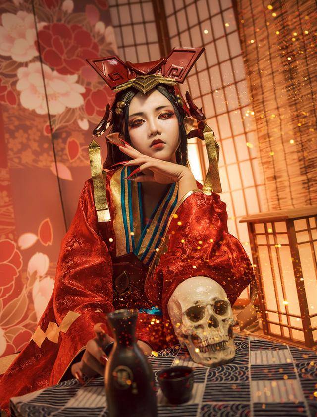 美艳妖冶真绝色!《阴阳师》鬼女红叶的cosplay欣赏