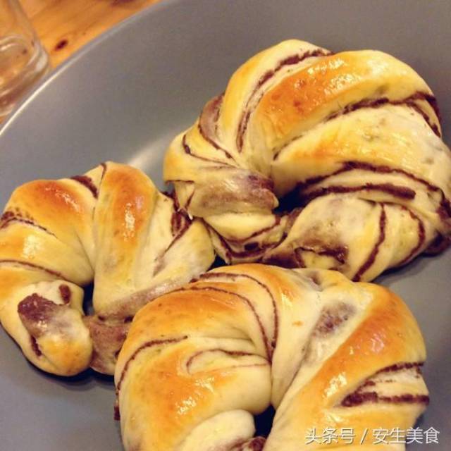 豆沙面包的做法