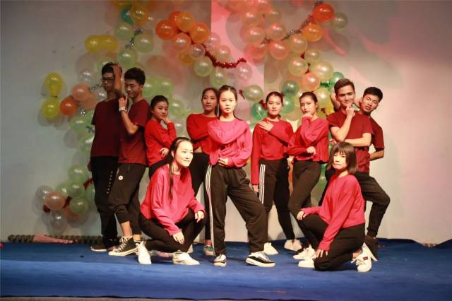 舞动青春 | 你有一张舞蹈大赛独家投票卡,快来签收!