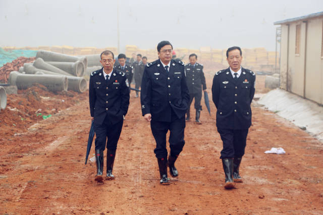 湖南省司法厅副厅长,监狱管理局局长钟艺兵到武陵监狱
