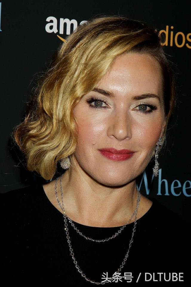 凯特·温斯莱特出席电影首映式,20年过去了,她