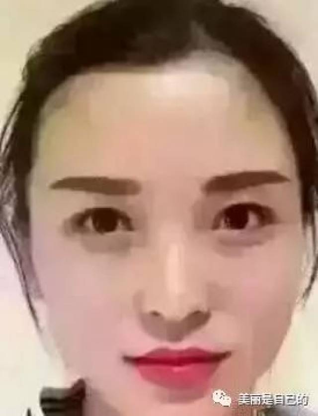 我是纹绣师,拒绝眉毛的完全对称.