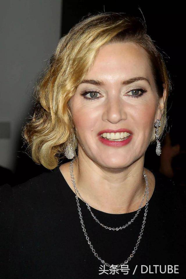 凯特·温斯莱特出席电影首映式,20年过去了,她