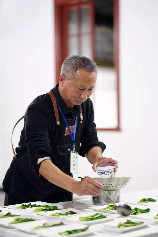 蒋家第四代蒋友柏重回宁波故里,用一场家宴寻