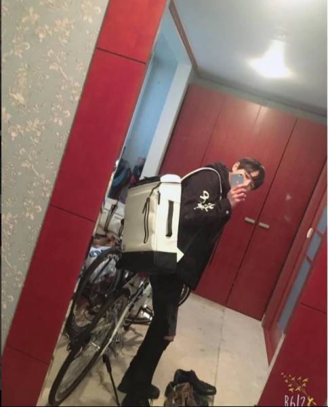 男生自拍不露脸才最帅,7种挡脸姿势