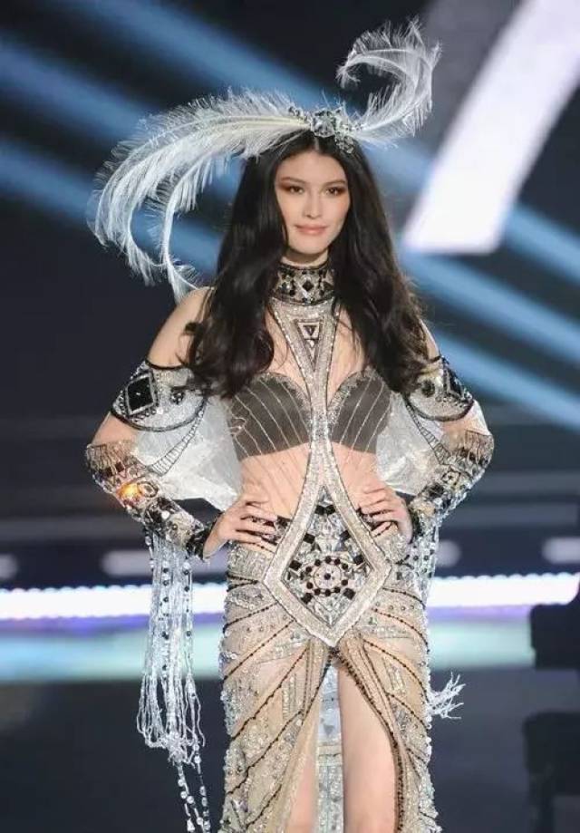 当维密天使们走秀,你就知道她们有多迷人了!
