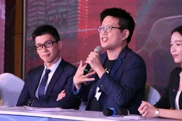 复旦大学问鼎新国辩冠军，明星赛看马薇薇胡渐彪“救猫or救画”(内附陈铭等评委专访)