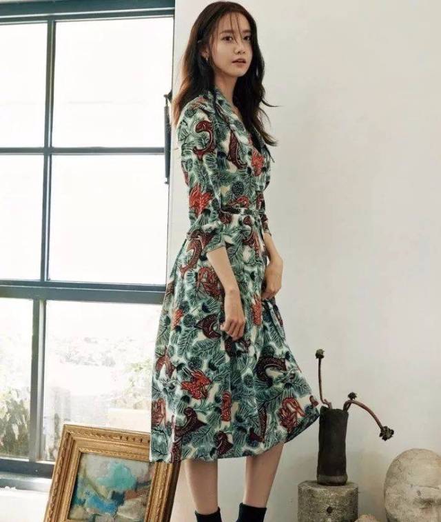 最近流行一股"好嫁风"穿衣风格,翟欣欣就是典型例子