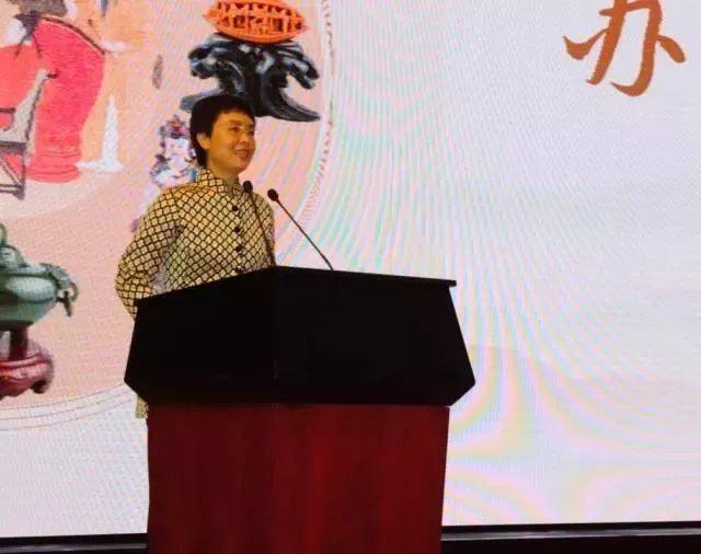 吴中区委副书记,代区长陈嵘向大会致辞